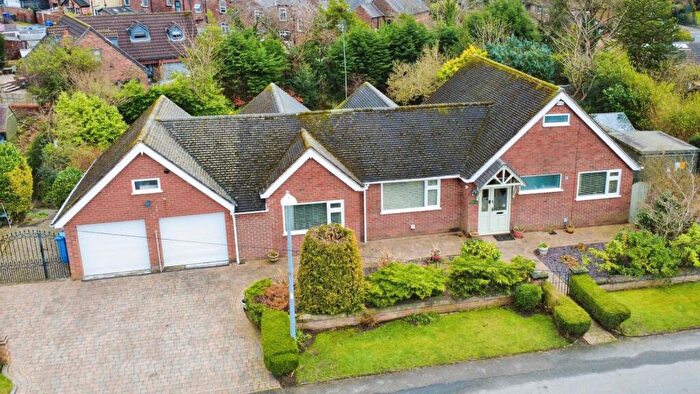 3 Bedroom Detached House For Sale In Lambton Road, Worsley, Manchester, M28