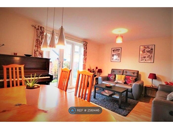 4 Bedroom Semi-Detached House To Rent In Bolt Lane, Ketley, Telford, TF1