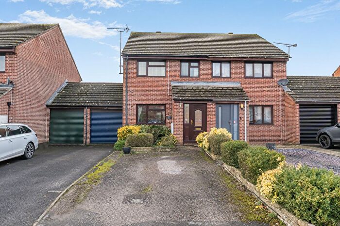 3 Bedroom Semi Detached House For Sale In Billington Way, Thatcham, RG18