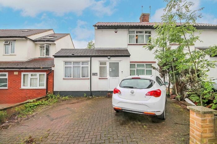 3 Bedroom Property To Rent In Allenby Road, Southall, UB1