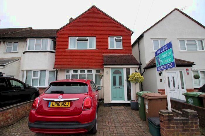3 Bedroom End Of Terrace House To Rent In Buckland Way, Worcester Park, KT4