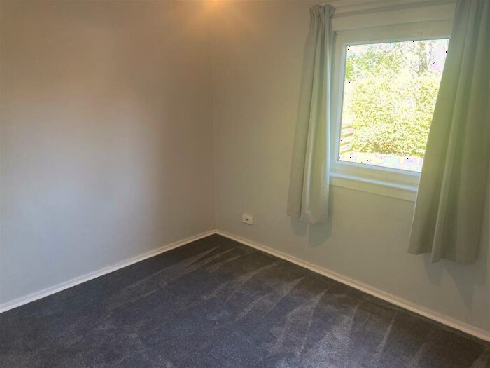 2 Bedroom Flat To Rent In Blacklaw Road, Dunfermline, KY11