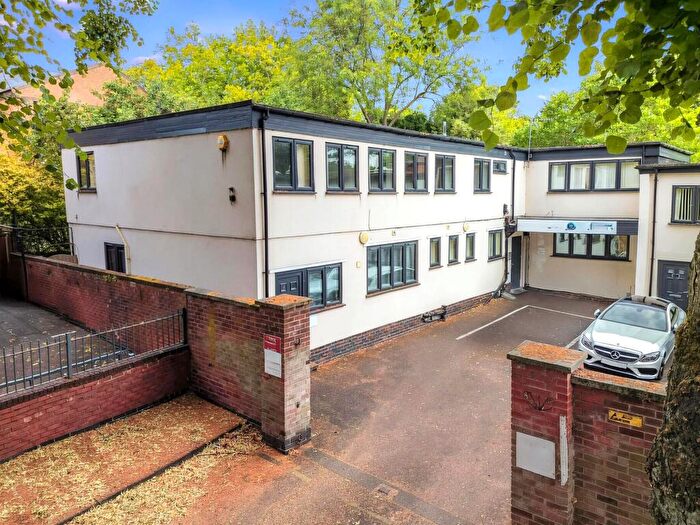 2 Bedroom Flat For Sale In Vivian Avenue, Nottingham, NG5