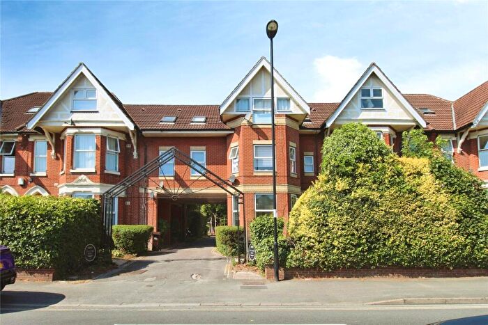 1 Bedroom Flat For Sale In Hill Lane, Southampton, Hampshire, SO15
