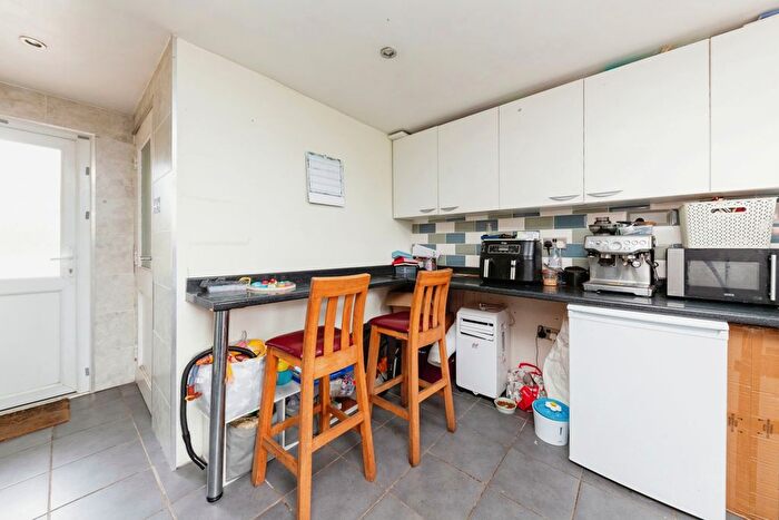 2 Bedroom Detached House For Sale In River Mead, Hitchin, North Hertfordshire, SG5