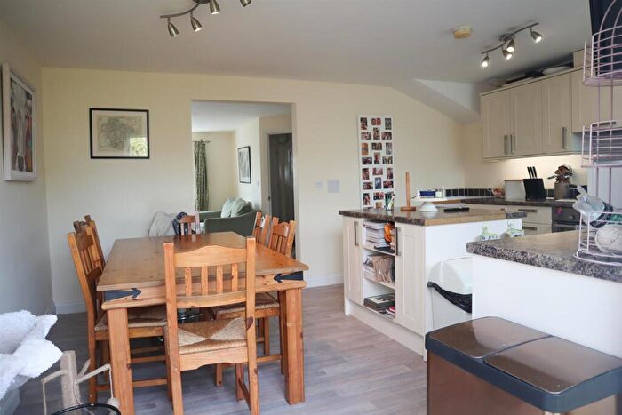4 Bedroom House To Rent In Withymead, Claverham, Bristol, BS49