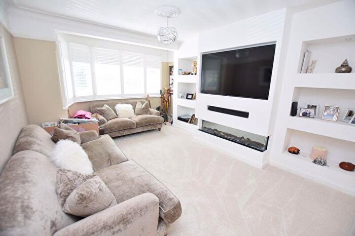 4 Bedroom Semi-Detached House To Rent In Sandling Village, Maidstone, ME14