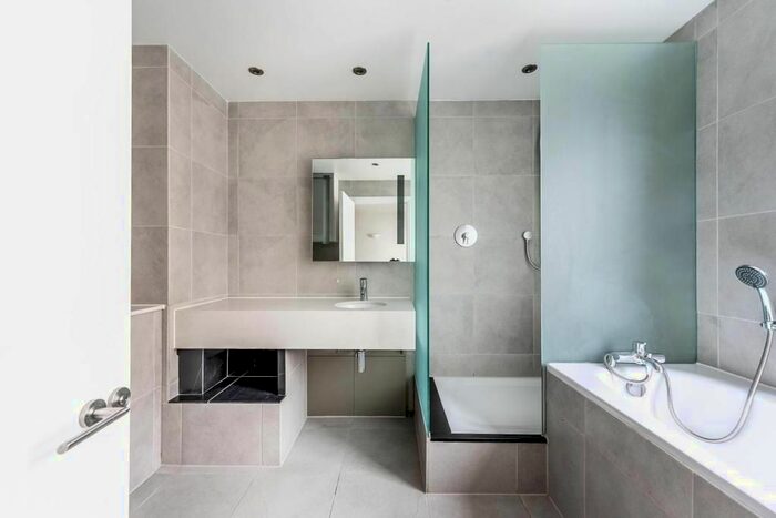 2 Bedroom Flat To Rent In Chelsea Harbour, London, SW10