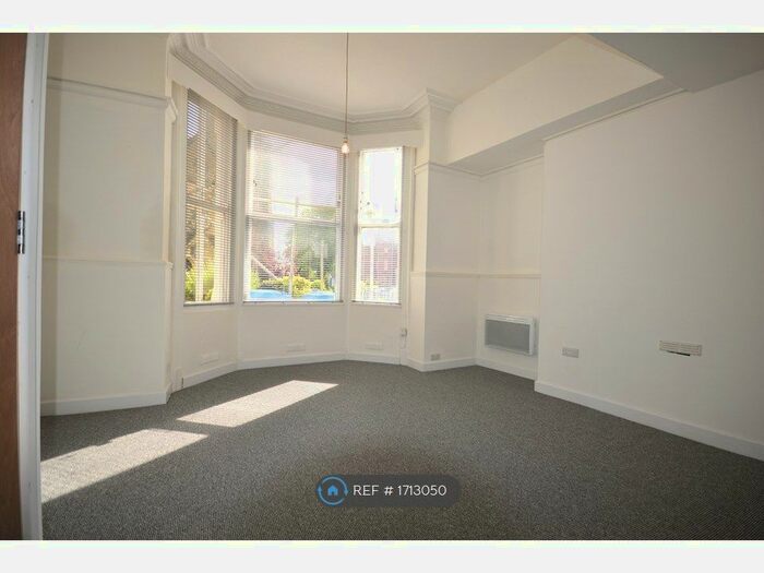 Studio To Rent In Albion Crescent, Scarborough, YO11
