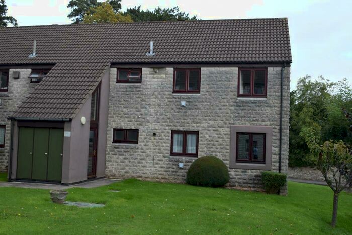 2 Bedroom Flat To Rent In Church Court, Midsomer Norton, Radstock, BA3