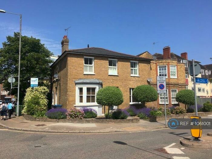 1 Bedroom Flat To Rent In Springfield Road, Kingston Upon Thames, KT1