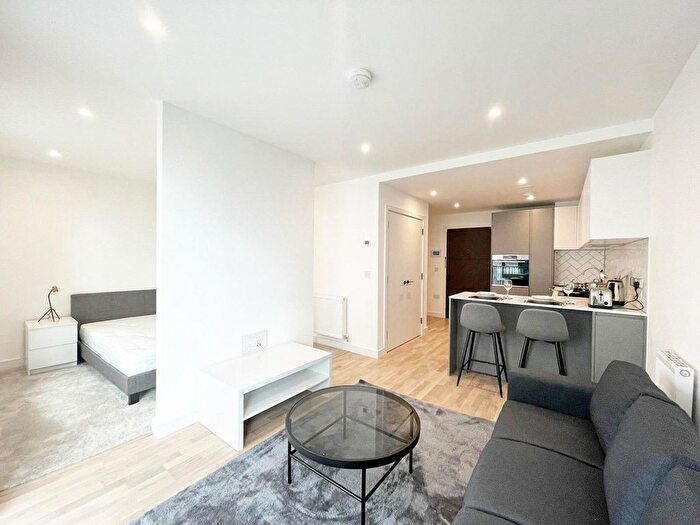 1 Bedroom Flat To Rent In Arber House, London, UB1