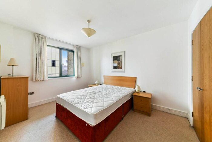 1 Bedroom Flat To Rent In Mansell Street, Tower Hill, London, E1