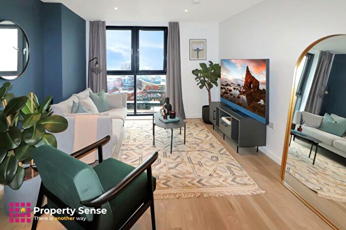 2 Bedroom Apartment To Rent In Swan Street House, Manchester, M4