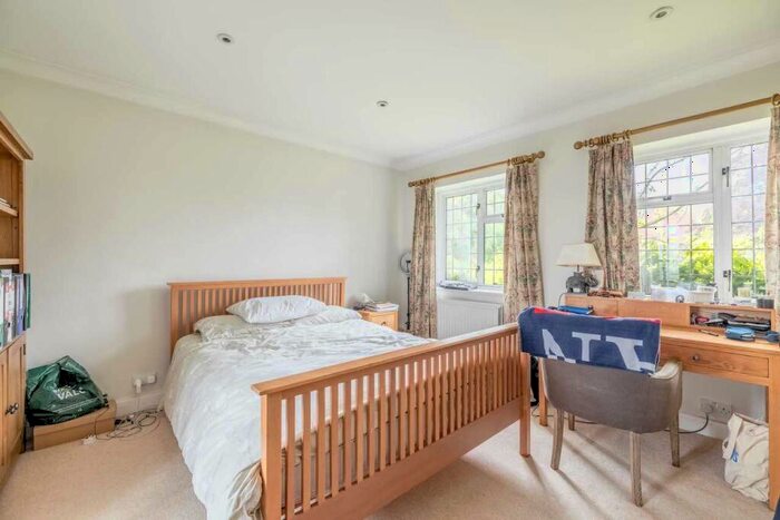 5 Bedroom Detached House To Rent In Ellis Avenue, Chalfont St Peter, SL9