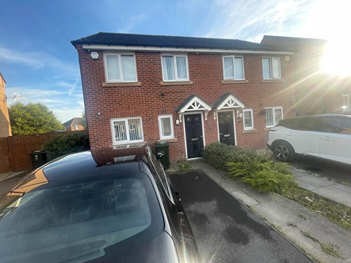 3 Bedroom House To Rent In Denham Drive, Bradford, BD6