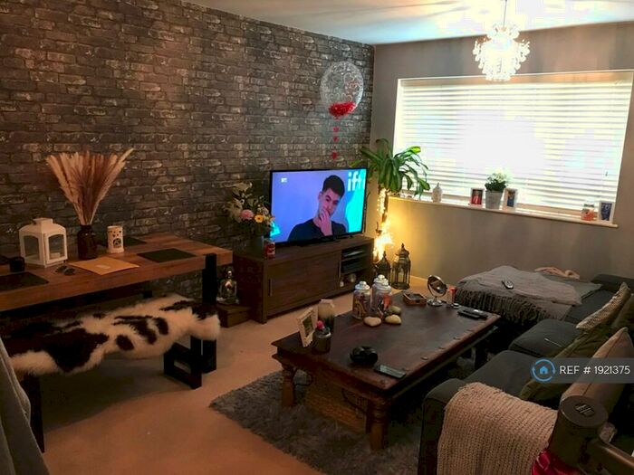 2 Bedroom Maisonette To Rent In Trevelyan Crescent, Stratford-Upon-Avon, CV37