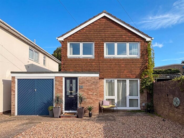 2 Bedroom Detached House For Sale In The Beeches, Salisbury, SP1
