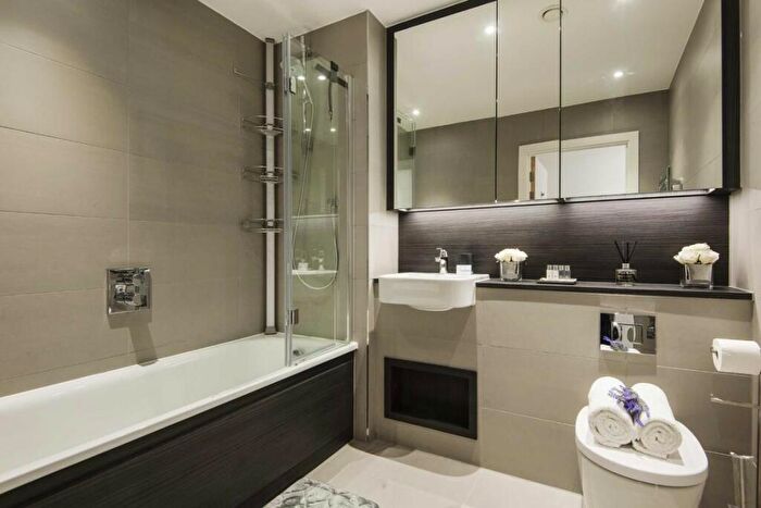 3 Bedroom Flat To Rent In Rochester Place, Kentish Town, NW1