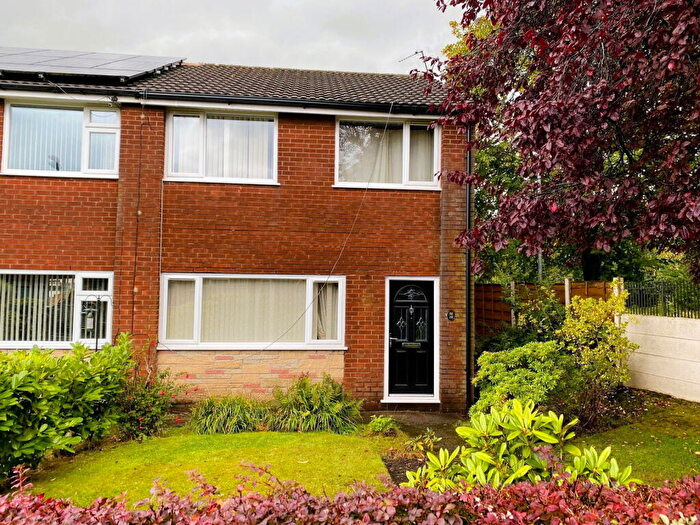 3 Bedroom Semi-Detached House For Sale In Ringwood Way, Chadderton, Oldham, OL9