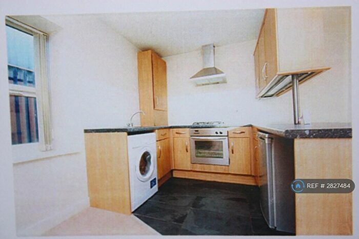 1 Bedroom Flat To Rent In High Street, Leeds, LS27