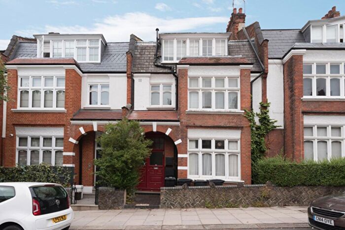 2 Bedroom Apartment To Rent In Glenmore Road, London, NW3