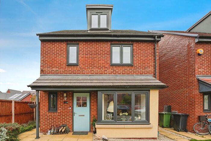 4 Bedroom Detached House For Sale In Brooklands Drive, Evesham, Worcestershire, WR11