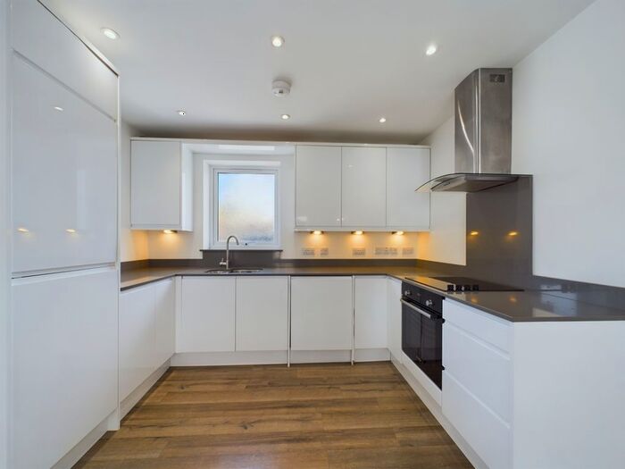 2 Bedroom Flat To Rent In Winchcombe Street, Cheltenham, Gloucestershire, GL52