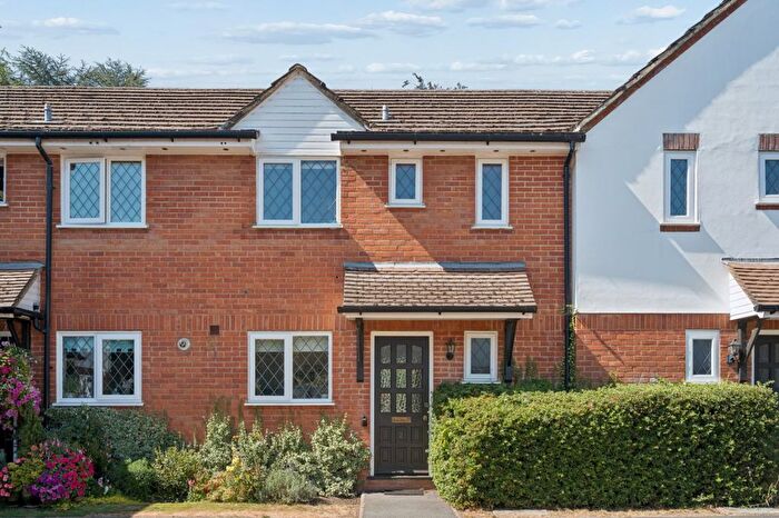 2 Bedroom Flat For Sale In Narcot Lane, Chalfont St. Peter, Gerrards Cross, Buckinghamshire, SL9