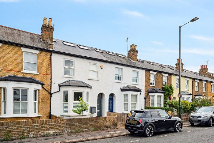3 Bedroom Terraced House For Sale In Sandycombe Road, Richmond, TW9