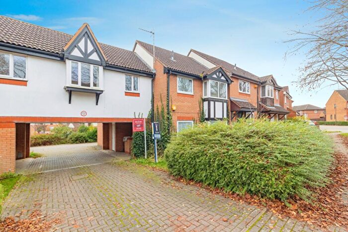 1 Bedroom Flat For Sale In Lynmouth Crescent, Furzton, Milton Keynes, Buckinghamshire, MK4