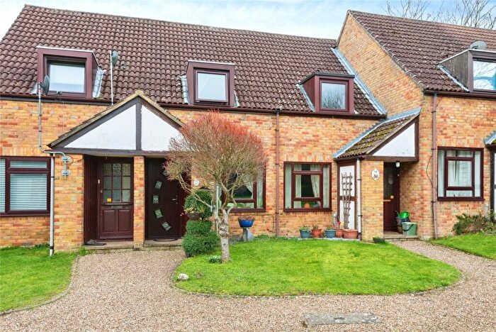 1 Bedroom Terraced House For Sale In Elmcroft, Great Bookham, Surrey, KT23