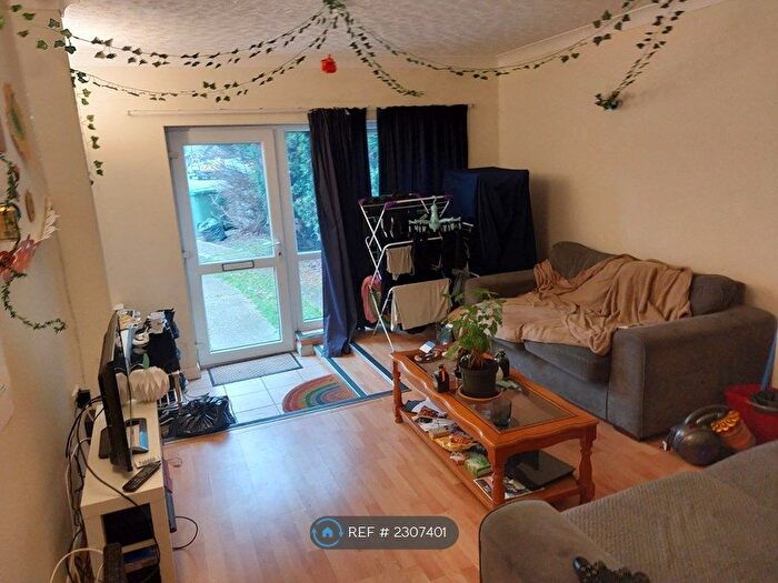 4 Bedroom Terraced House To Rent In Berkeley Close, Southampton, SO15