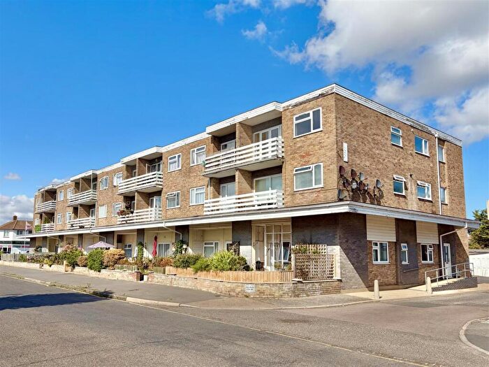2 Bedroom Flat For Sale In Maplin Court, Kings Avenue, Holland-On-Sea, Essex, CO15