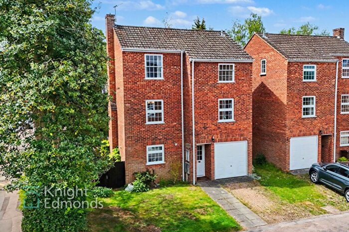 4 Bedroom Detached House For Sale In London Road, Maidstone, ME16