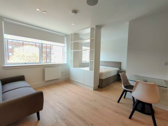 Studio To Rent In Ewing House, Brentwood, CM14