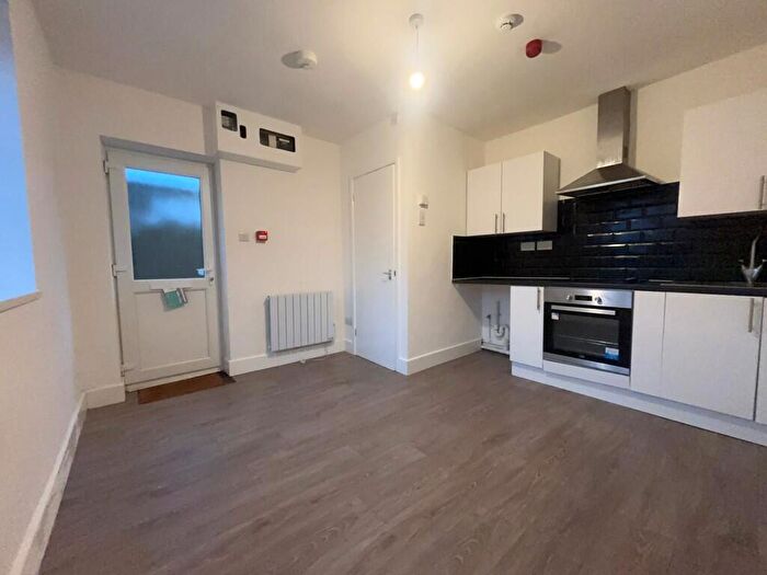 Studio To Rent In Chestnut Road, Southampton, SO16
