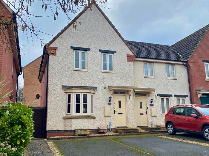 3 Bedroom Terraced House For Sale In Watt Avenue, Colsterworth, NG33