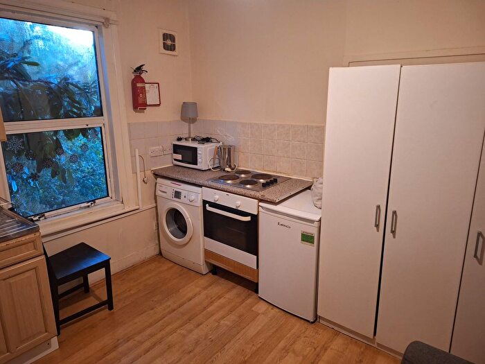 Studio To Rent In Dongola Road, London, N17