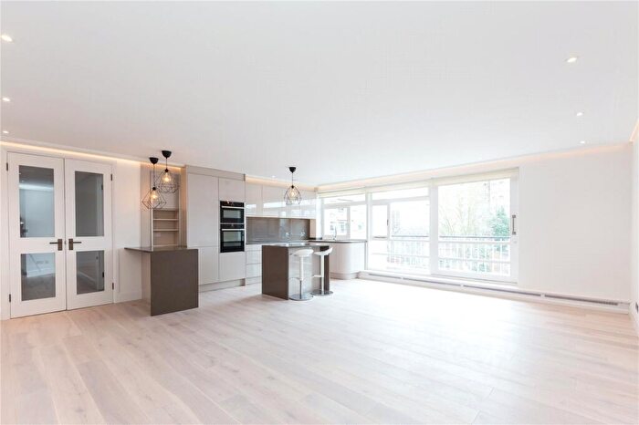 3 Bedroom Flat To Rent In Sheringham, St. Johns Wood Park, NW8