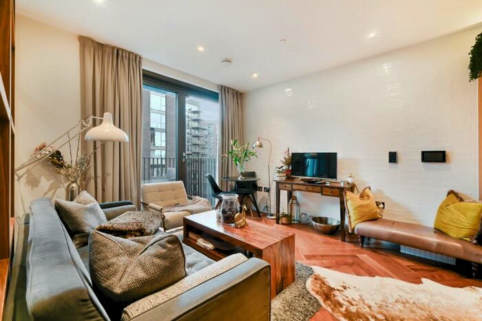 Apartment To Rent In Ambassador Building, Embassy Gardens, London, SW11