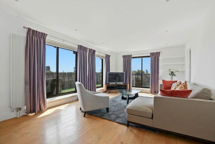 2 Bedroom Flat To Rent In Pembroke Road, Kensington, London, W8