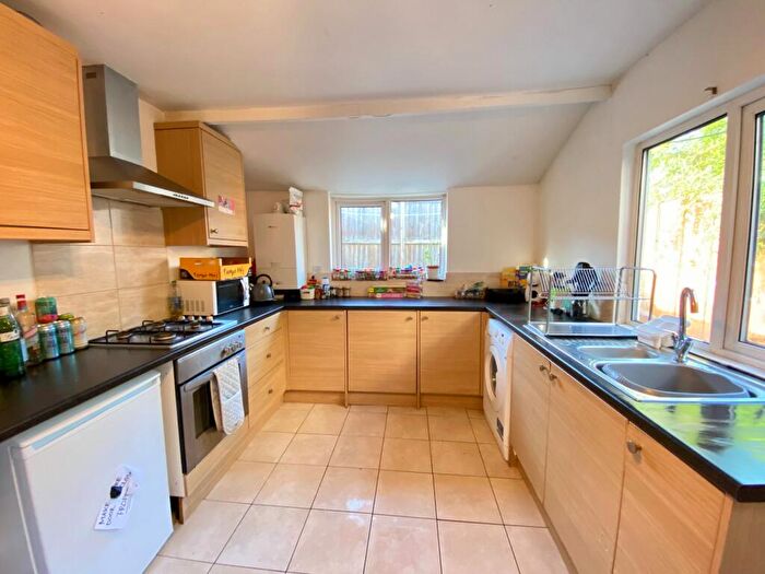 5 Bedroom Terraced House To Rent In Gloucester Road, Horfield, Bristol, BS7