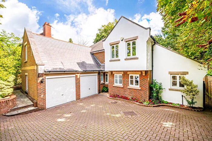 5 Bedroom Detached House To Rent In Hanger Hill, Weybridge, KT13
