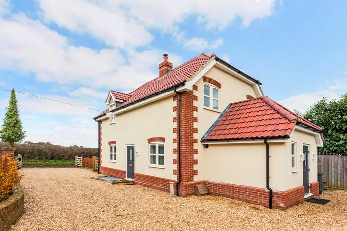 2 Bedroom Detached House To Rent In Main Road, Twyford, Winchester, SO21