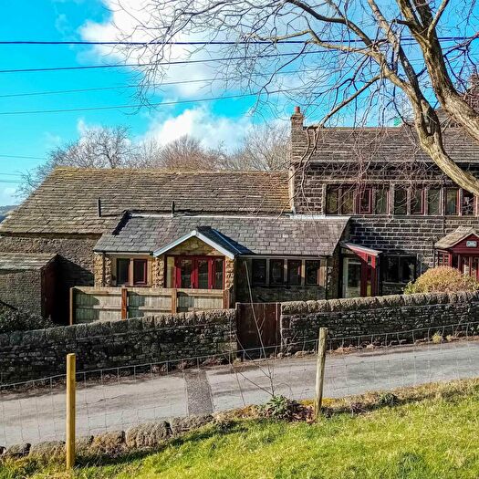 3 Bedroom Semi-Detached House For Sale In Rose Cottages & Barn, Greenfield, Saddleworth, OL3