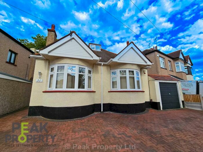 2 Bedroom Bungalow To Rent In Ennismore Gardens, Southend On Sea, SS2
