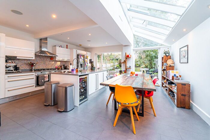 5 Bedroom Terraced House For Sale In Glasslyn Road, Crouch End, N8