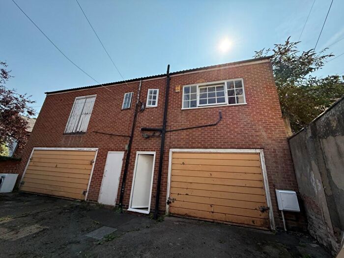 Flat To Rent In Bentinck Road, Nottingham, NG7