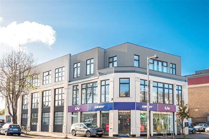 2 Bedroom Flat For Sale In Heath Road, Twickenham, TW1